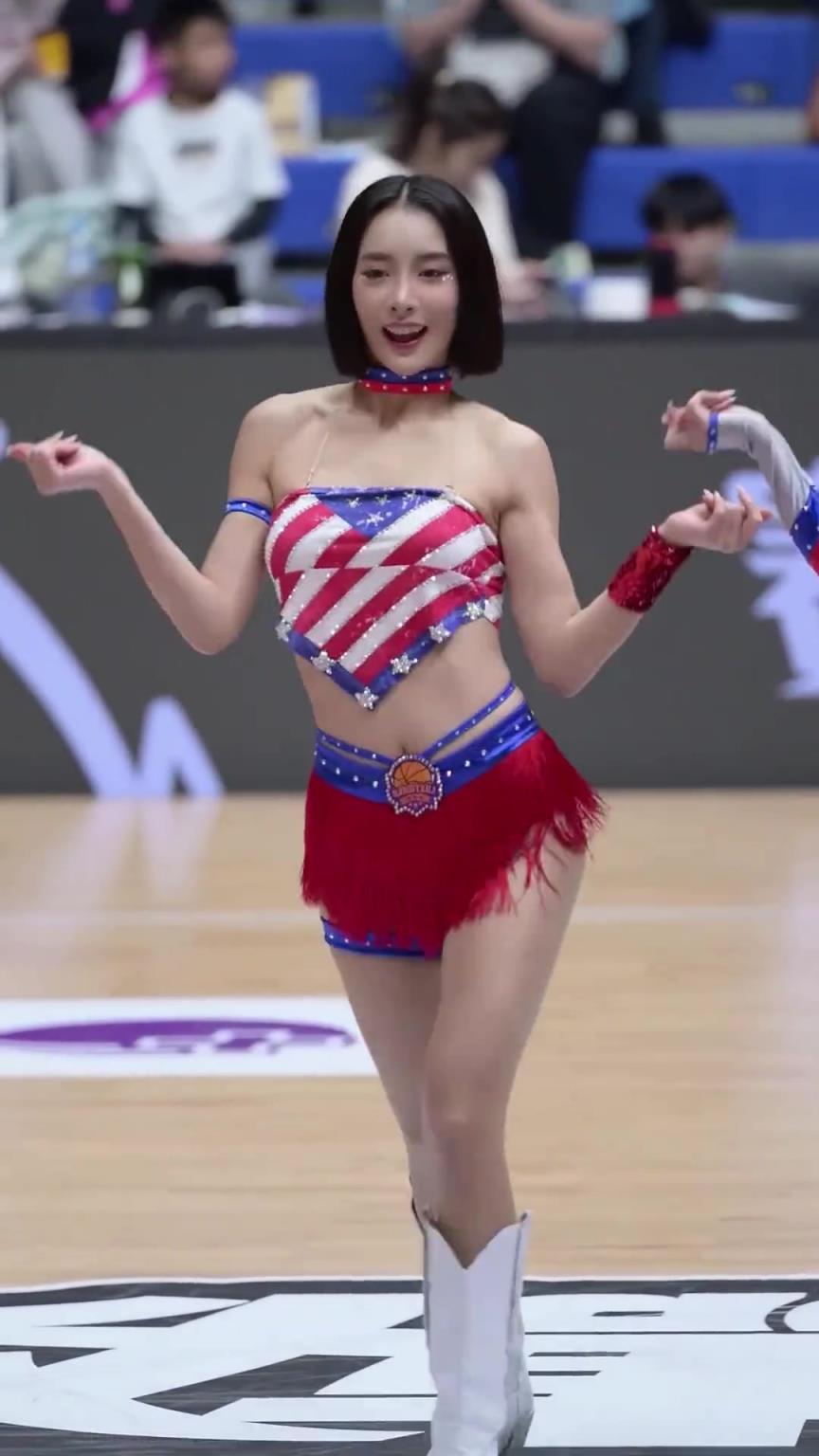 太離譜了 ！幾乎是完美女人！